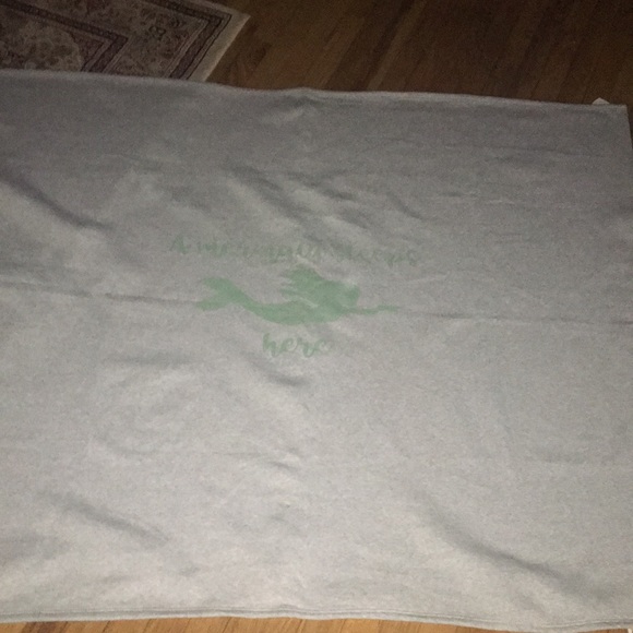 A Mermaid  🧜🏼‍♀️ Sleeps Here Blanket - Picture 1 of 5